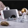 Imagem de Suporte Apoio Celular Tablet Diferente Astronauta na Lua
