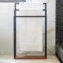 Imagem de Suporte Porta Toalha Triplo de Chão para Banheiro Lavabo com Base em Madeira - ÉdeCasaMóveis