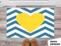 Imagem de Tapete Capacho Personalizado Coração Amarelo, Fundo Azul e Branco
