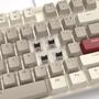 Imagem de Teclado mecânico para jogos MageGee 75% TKL Retro Cinza/Branco