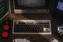 Imagem de Teclado Mecânico Retro 8BitDo Bluetooth/2.4G/USB-C - Modelo C64