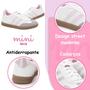 Imagem de Tênis Infantil Mini Sua Cia Napa Soft Branco Detalhe Em Rosa Perolizado E Camurça Cinza Com Cadarço