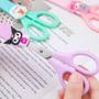 Imagem de Tesoura Escolar Sem Ponta Com Suporte Turma Da Hello Kitty