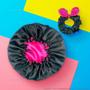 Imagem de Touca de Cetim Dupla Face Ajustável Infantil + Xuxinha Scrunchie com Laço Preto e Rosa Pink