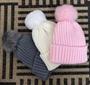 Imagem de Touca Feminina Forrada de Pelinho de Pelúcia Pompom Gorro  Toca de Inverno