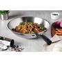 Imagem de Wok Tramontina Astro Aço Inox 28 cm Fundo Triplo 62138282 3,3L Cabo Silicone Antitérmico