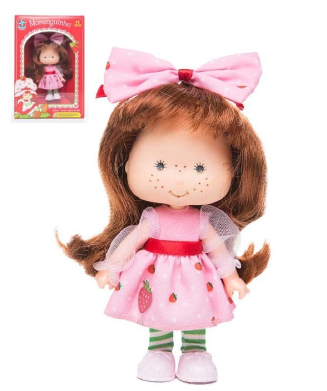 Boneca Moranguinho Versão Especial 80 Anos Estrela Cheiro de morango ...