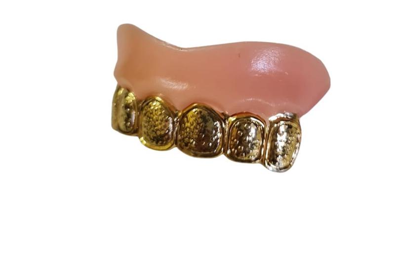 Fantasia Dentadura Dourada estilo Rapper Dourada cor ouro - Lynx ...
